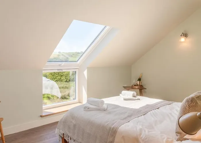 End Farm - The Cow Barn