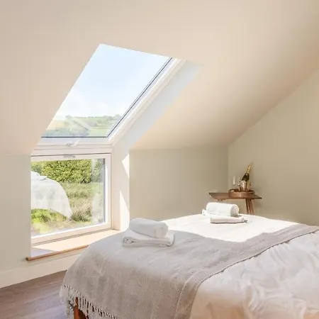 End Farm - The Cow Barn